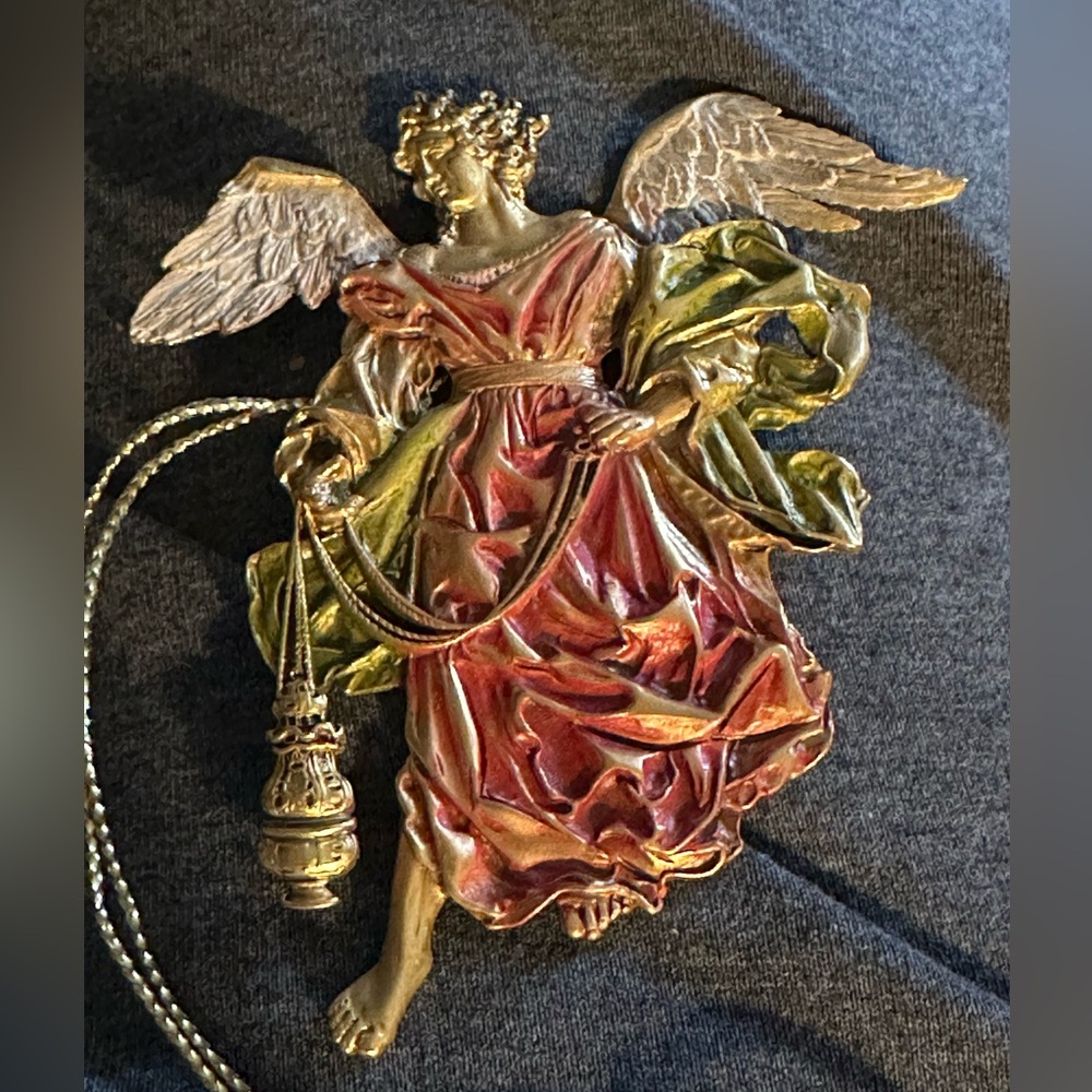 MMA 2001 METROPOLITAN MUSEUM OF ART (NEAPOLITAN ANGEL CHRISTMAS ORNAMENT)